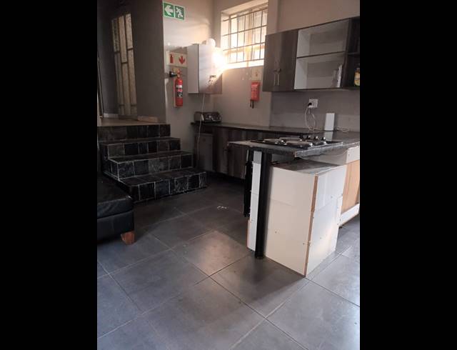 10 BEDROOM FREESTANDING FOR SALE IN HURST HILL